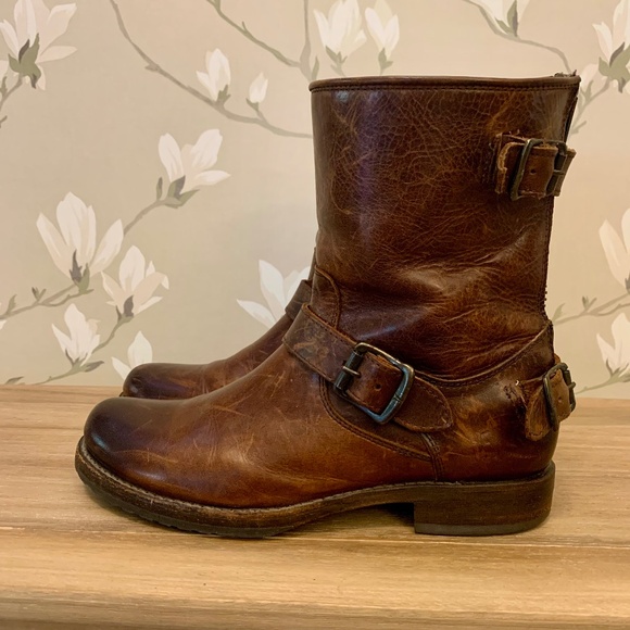 Frye Veronica Back Zip Short Dark Brown Antique Leather Boots - Picture 1 of 6